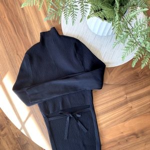 ARITZIA - Babaton - Sculpt Knit Tie back Longsleeve